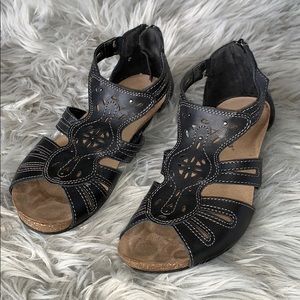 Earths Origins sandals